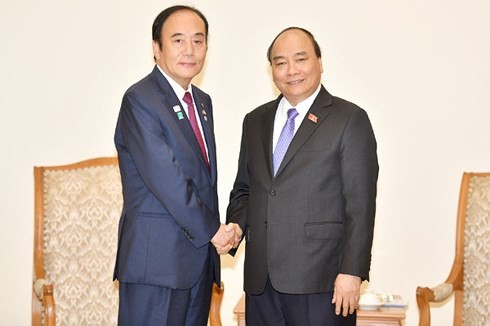 Thủ tướng Nguyễn Xuân Phúc tiếp Thống đốc tỉnh Saitama, Nhật Bản