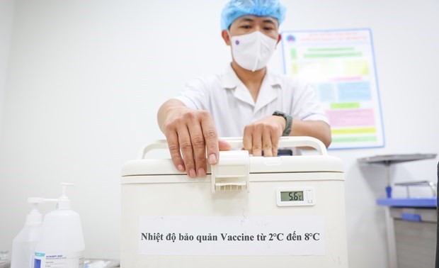 JICA cung cấp 1.600 hộp lạnh bảo quản vaccine cho Việt Nam