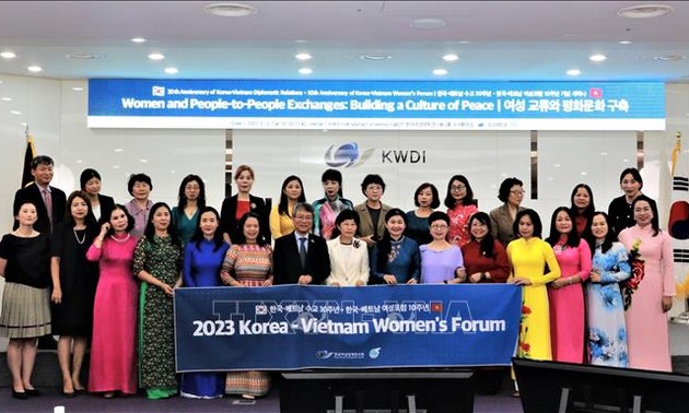 Diễn đàn Phụ nữ Việt Nam - Hàn Quốc vì hòa bình và an ninh