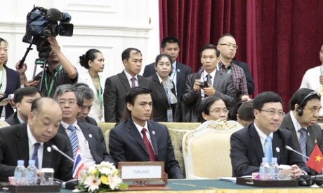 Bộ trưởng Phạm Bình Minh tham dự Hội nghị Ngoại trưởng ASEAN 46