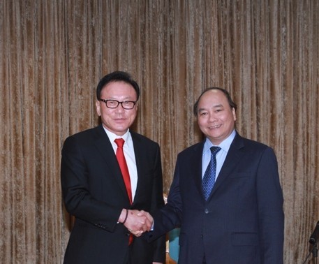 PTT Nguyễn Xuân Phúc tiếp Tổng lãnh sự danh dự Việt Nam tại Hàn Quốc   