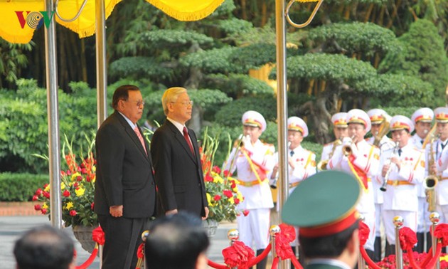 TBT Chủ tịch nước Lào Bounnhang Volachith thăm Học viện Chính trị Quốc gia 
