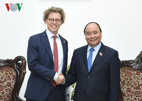 Thủ tướng tiếp Đại sứ Thụy Điển tại Việt Nam 