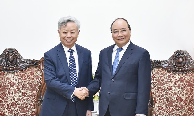 Thủ tướng Nguyễn Xuân Phúc tiếp Chủ tịch AIIB