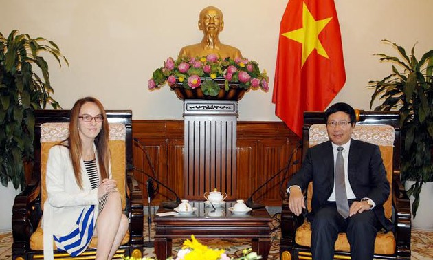 Deputy Prime Minister Minh meets the Mexican chairwoman of the Senate Foreign Policy Commission