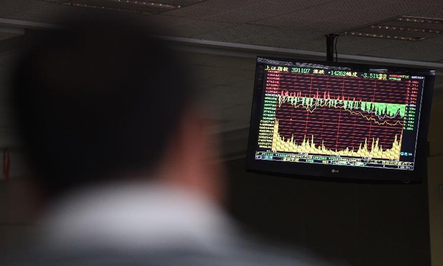 China stocks in sharpest drop since 2007