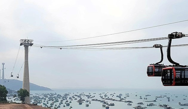 World’s longest sea cable car route launched in Kien Giang province
