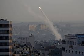 Israeli aircraft strike Gaza militants' facilities in response to rocket firing
