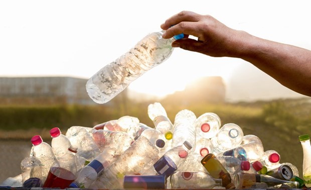 Vietnam to significantly cut use of single-use plastics
