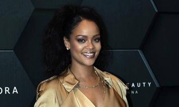Singer Rihanna is officially a billionaire, Forbes says