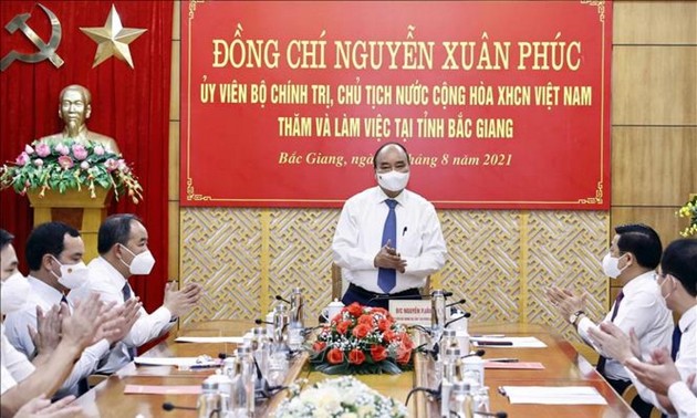 President says Bac Giang provides good lessons in COVID-19 fight
