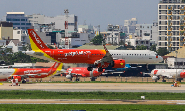 HCMC among 5 localities to agree to restarting flights