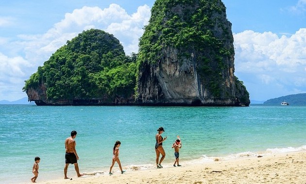 Countries waive quarantine for Vietnamese travelers