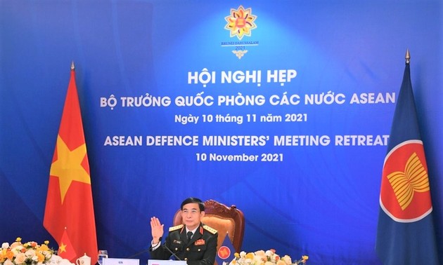 Vietnam Defense Minister says ASEAN needs to stick to its principled stance on the East Sea