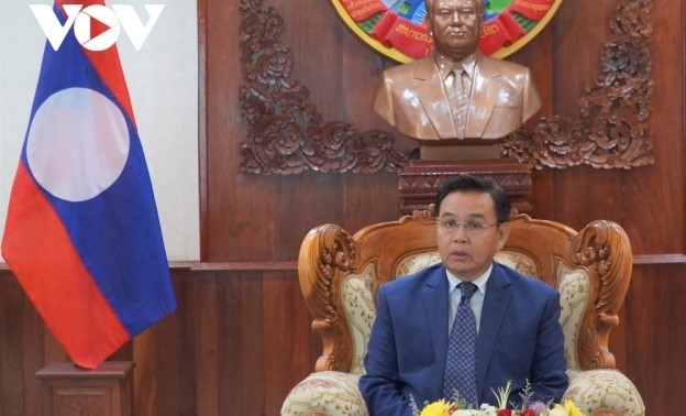 Top Lao legislator begins official visit to Vietnam