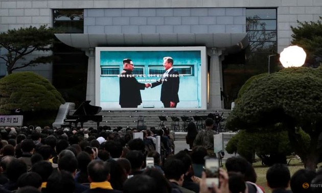 Korean leaders exchange friendly letters in rare break from tensions