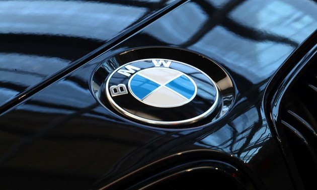 BMW launches new 7 Series with all-electric model