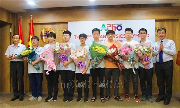 All Vietnamese contestants secure prizes at 2022 Asian Physics Olympiad