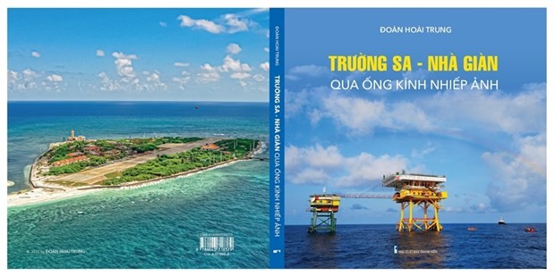 Photo exhibition spotlights Truong Sa archipelago, DK1 platform