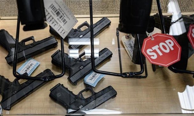 US House passes gun-safety legislation 