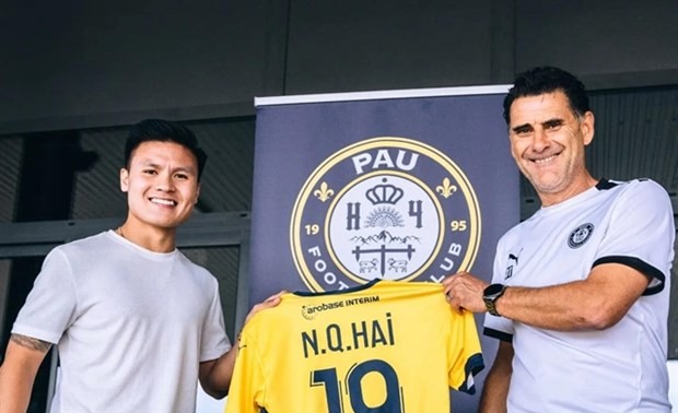 Quang Hai signs two-year deal with French side Pau FC