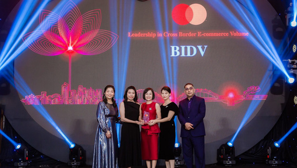 BIDV wins two awards from Mastercard