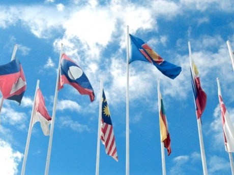 ASEAN, India discuss stronger economic cooperation
