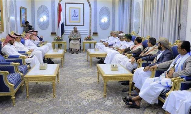 Saudi, Omani envoys hold peace talks with Houthi leaders in Sanaa