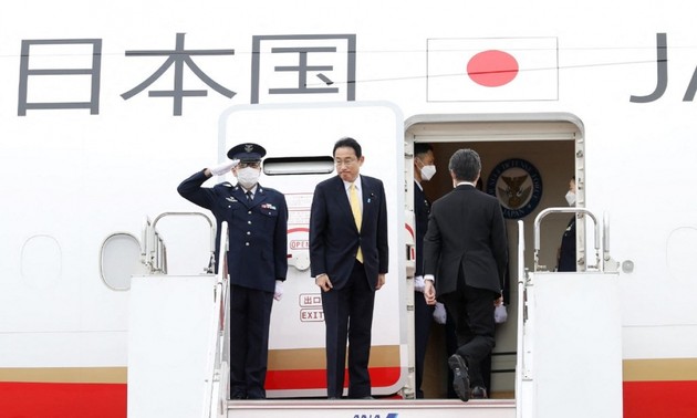 Japanese Prime Minister visits South Korea for the first time in 12 years