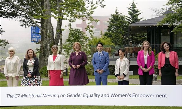 G7 vows to narrow gender economic gap