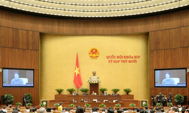 Продолжается 10-я сессия Национального собрания Вьетнама 14-го созыва