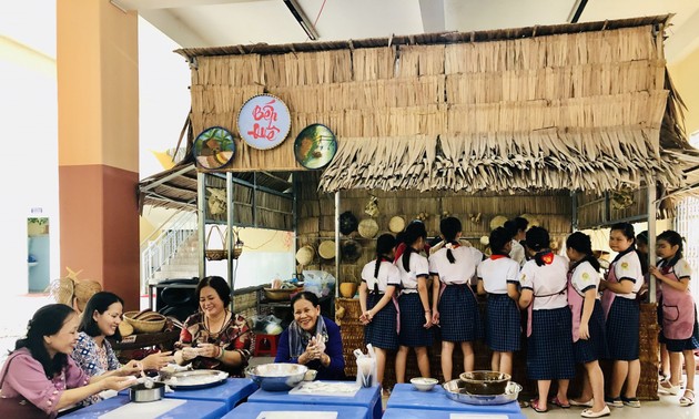 Мастер-класс по приготовлению традиционных пирогов Южного Вьетнама