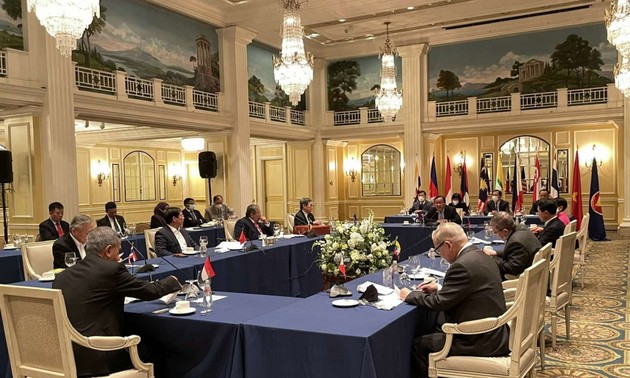 Министры иностранных дел стран АСЕАН провели совещание по проверке подготовки к специальному саммиту АСЕАН-США