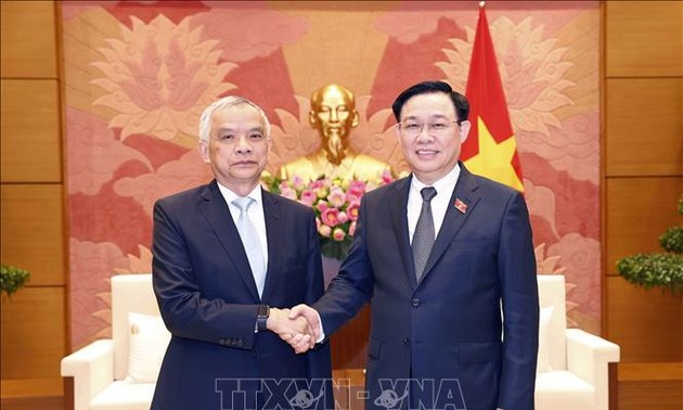 Нацсобрание Вьетнама готово обмениваться опытом с Национальной ассамблеей Лаоса