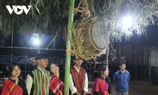 Барабанный праздник Макоонг -  Ночь любви в великих джунглях Чыонгшон