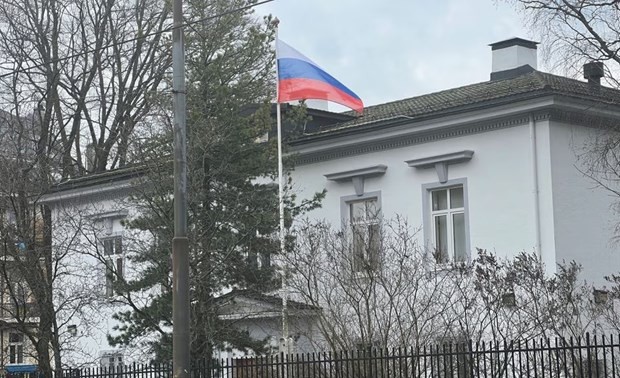 Норвегия депортирует 15 сотрудников посольства России из Осло