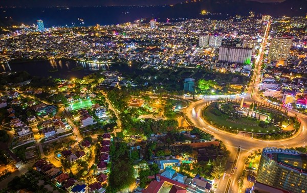 Вьетнам является потенциальным направлением для иностранных инвесторов и туристов 