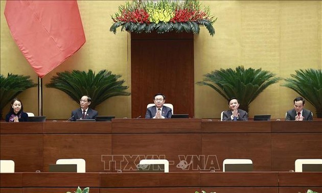 Председатель Национального собрания Выонг Динь Хюэ возглавил конференцию по разработке и реализации Программы надзора Национального собрания на 2024 год