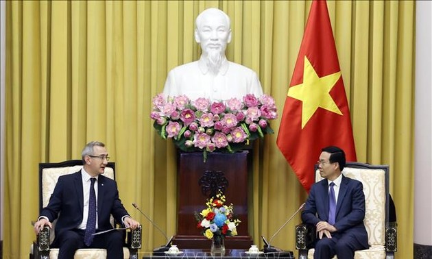Президент Во Ван Тхыонг провел встречу с губернатором Калужской области