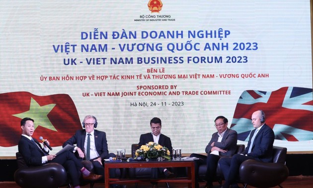 Вьетнамо-британский бизнес-форум: много возможностей экспорта и инвестиций между двумя странами