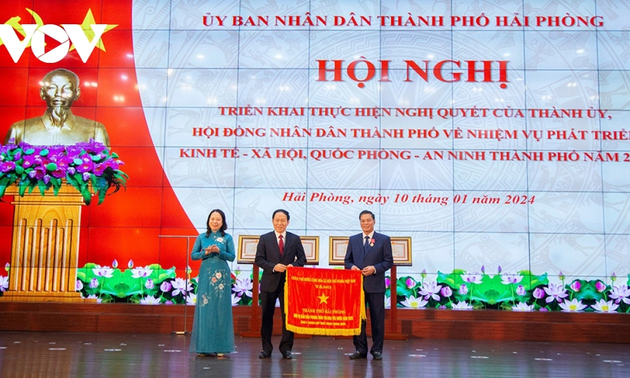 Вице-президент Во Тхи Ань Суан приняла участие в конференции по реализации задач социально-экономического развития города Хайфон 