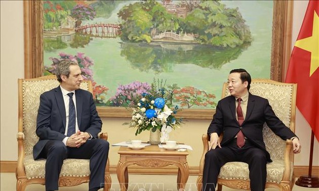 Вице-премьер Чан Хонг Ха провел встречу с руководителями корпорации Airbus