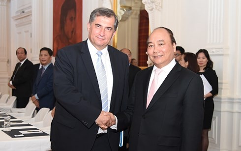 Thủ tướng Nguyễn Xuân Phúc tiếp doanh nghiệp tại Áo
