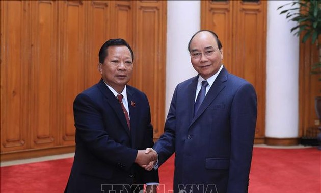  Thủ tướng Nguyễn Xuân Phúc tiếp các Bộ trưởng Quốc phòng Campuchia và Lào