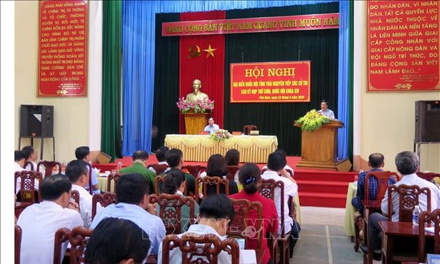 Phó Thủ tướng Chính phủ Phạm Bình Minh tiếp xúc cử tri tỉnh Thái Nguyên