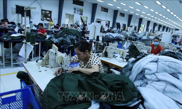 Truyền thông quốc tế lý giải nguyên nhân kinh tế Việt Nam tăng trưởng dương