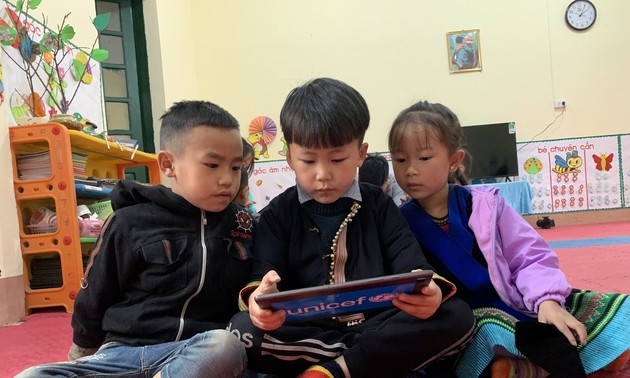 Thực tế ảo tăng cường- Xóa dần khoảng cách số trong giáo dục Việt Nam