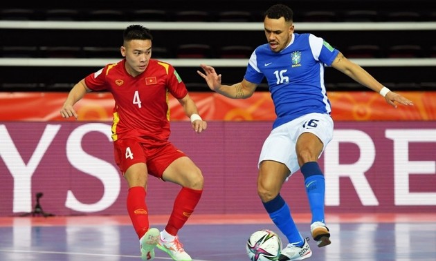 Vòng chung kết Futsal World Cup 2021: Việt Nam thua Brazil trong trận ra quân