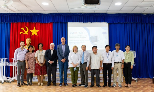 USAID trao tặng trang thiết bị phòng chống COVID-19 cho Sở Y tế tỉnh Tây Ninh