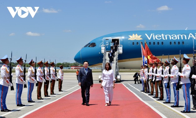 Chủ tịch Quốc hội Vương Đình Huệ bắt đầu thăm chính thức Cuba
